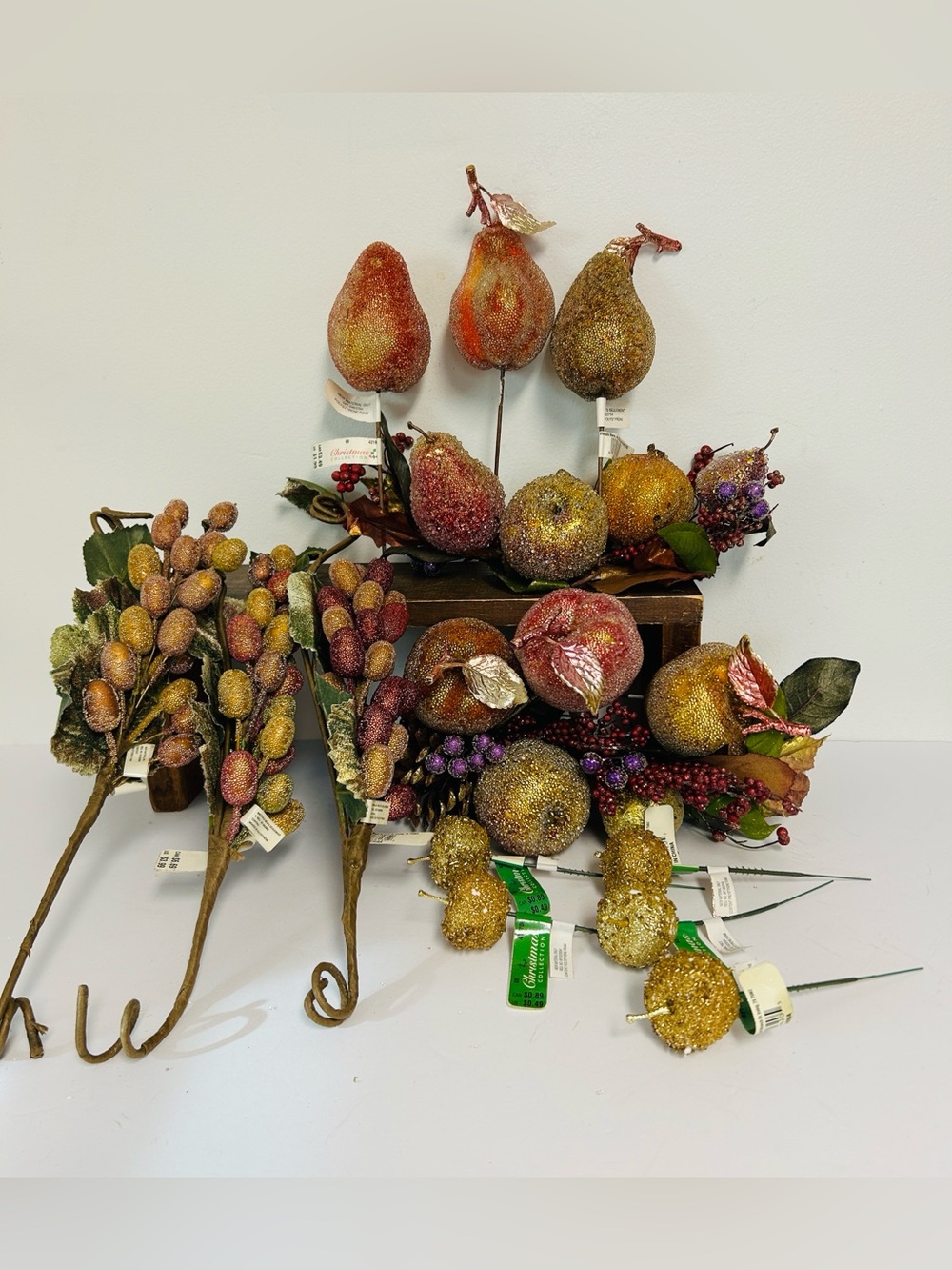 Michaels NWT Holiday Set of 16 Decorative Artificial Fruit Floral Pinecone Picks